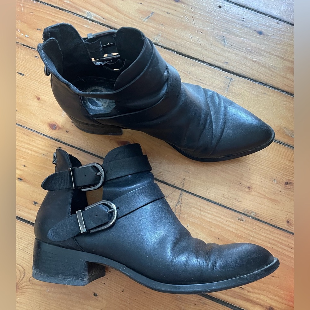 Women's Black Leather Double-Buckle Ankle Boots
